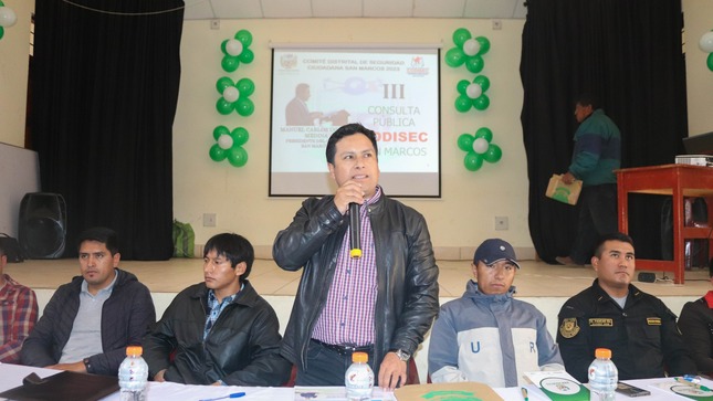 El Alcalde Manuel Ugarte dirigió la Tercera Consulta Pública del CODISEC en Carhuayoc.