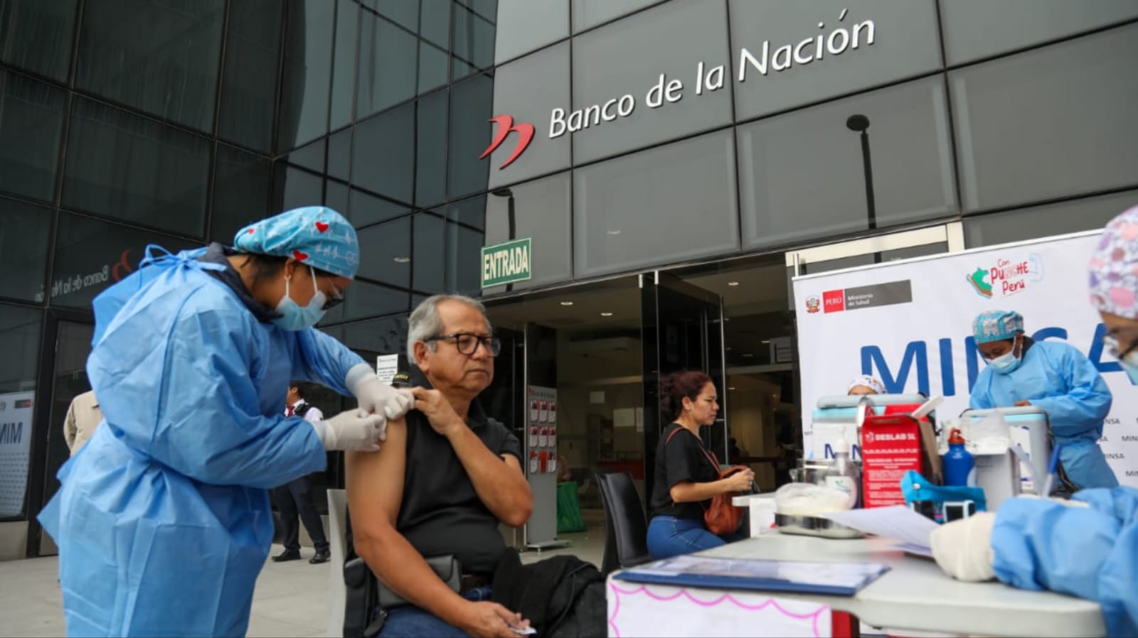 Minsa brindará servicio de vacunación en jornada de pago de Pensión 65 este domingo 8 de octubre