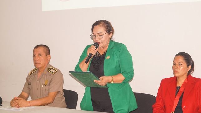 La Municipalidad Provincial de San Martín a través de la Gerencia de Seguridad Ciudadana y Gestión de Riesgo de Desastres, realizó la "TERCERA CONSULTA PÚBLICA ORDINARIA DE SEGURIDAD CIUDADANA, que se llevó a cabo en el auditorio del Centro Integral del Adulto Mayor - CIAM.

El objetivo de esta reunión es dar a conocer a la población las actividades que realiza el Comité Provincial de Seguridad Ciudadana articuladamente con la Policía Nacional del Perú, sobre el trabajo de las actividades programadas y los logros obtenidos en el desarrollo de los mismos.

Las autoridades presentes en esta Consulta Pública fueron:

* Sra. Lluni Perea Pinedo - Alcaldesa Provincial
* Representante de la REGPOL
* Comisaría de Tarapoto
* Jefatura de la Unidad de Tránsito - PNP
* Municipalidad Distrital de la Banda de Shilcayo
* Municipalidad Distrital de Morales
* Subprefecta Distrital de Tarapoto
* Migraciones
* INEI
* Representantes de las rondas campesinas, juntas vecinales y red de cooperantes
* Y público en general.

Por su parte la Alcaldesa de la Provincia Sra. Lluni Perea Pinedo, dio a conocer que se viene ejecutando de manera articulada con el Gobierno Regional de San Martín, el Proyecto del Plan de Seguridad Ciudadana 2023, que beneficiará a la población de Tarapoto, Morales y La Banda de Shilcayo, que mejorará el trabajo de combatir la inseguridad ciudadana y la prevención de delitos en nuestra ciudad. Así mismo, la ejecución de este proyecto está diseñado en la adquisición de furgonetas para el trabajo coordinado con las rondas campesinas y juntas vecinales.

A continuación se detalla las adquisiciones que contempla este Proyecto de Seguridad Ciudadana:

✅ 05 patrulleros
✅ 12 motos lineales
✅ 01 ambulancia
✅ 183 cámaras de video vigilancia  
✅ 08 furgones
✅ 32 alarmas 