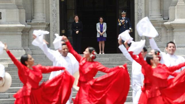 Ministerio de Cultura cerró celebraciones por el Dia de la Marinera con presentación del Ballet Folclórico Nacional en Palacio de Gobierno