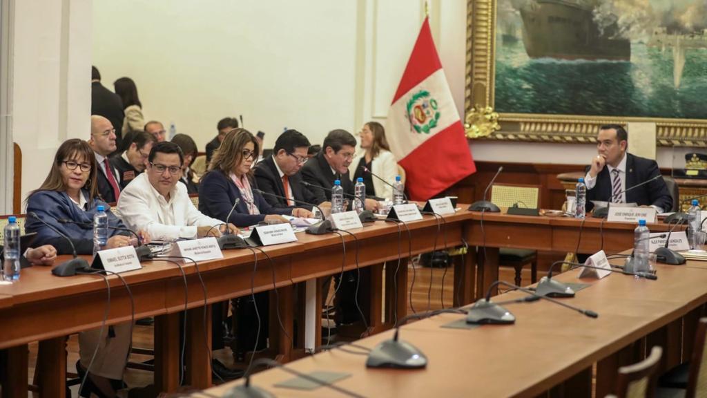 Ministro César Vásquez sustentó modificaciones presupuestarias del sector durante el tercer trimestre del 2023