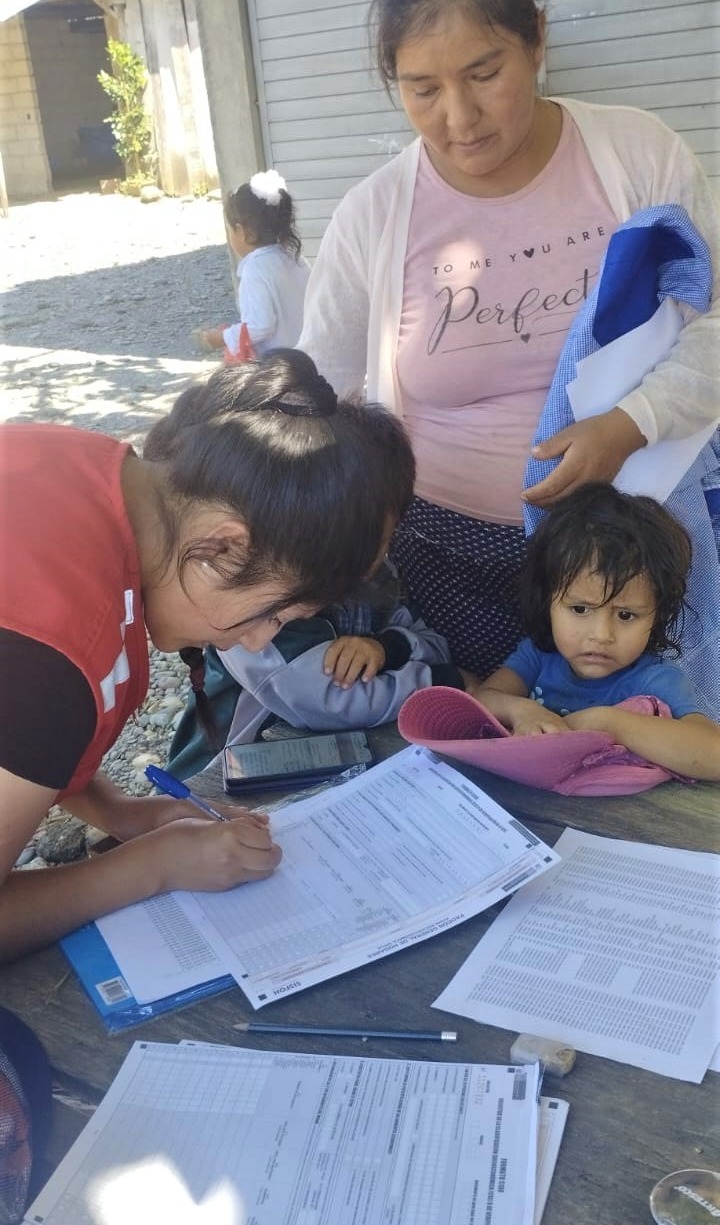 Personal de la Municipalidad y población en general