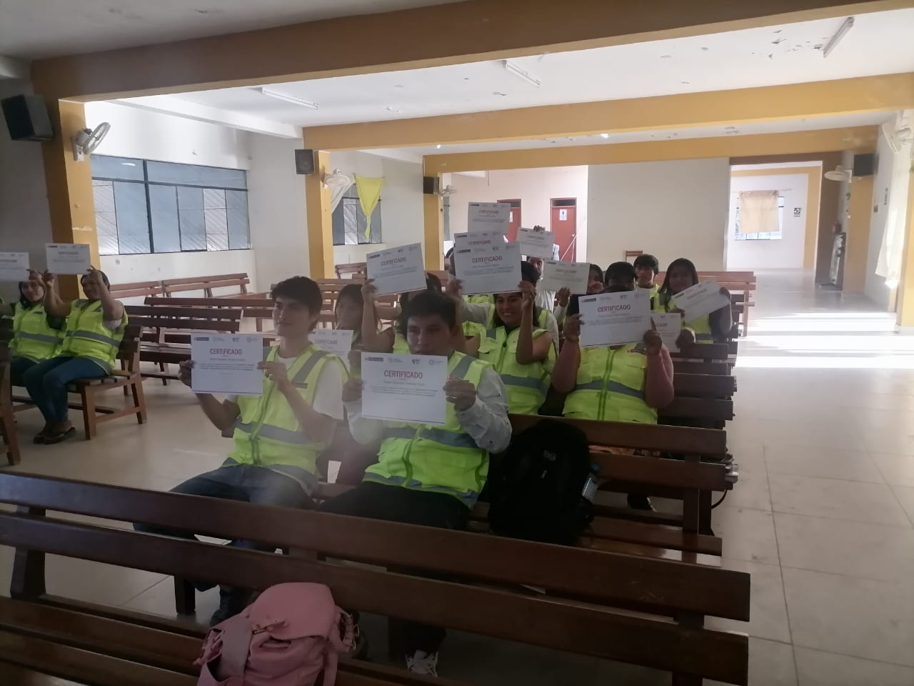 Jóvenes culminaron con éxito curso de operario de packing