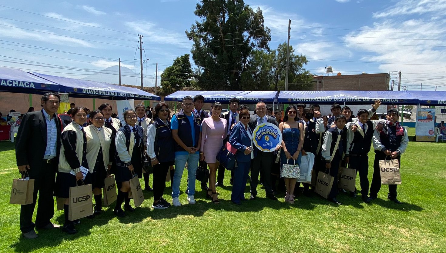 Estudiantes de los niveles de cuarto y quinto de secundaria participaron en Feria de Orientación Vocacional.