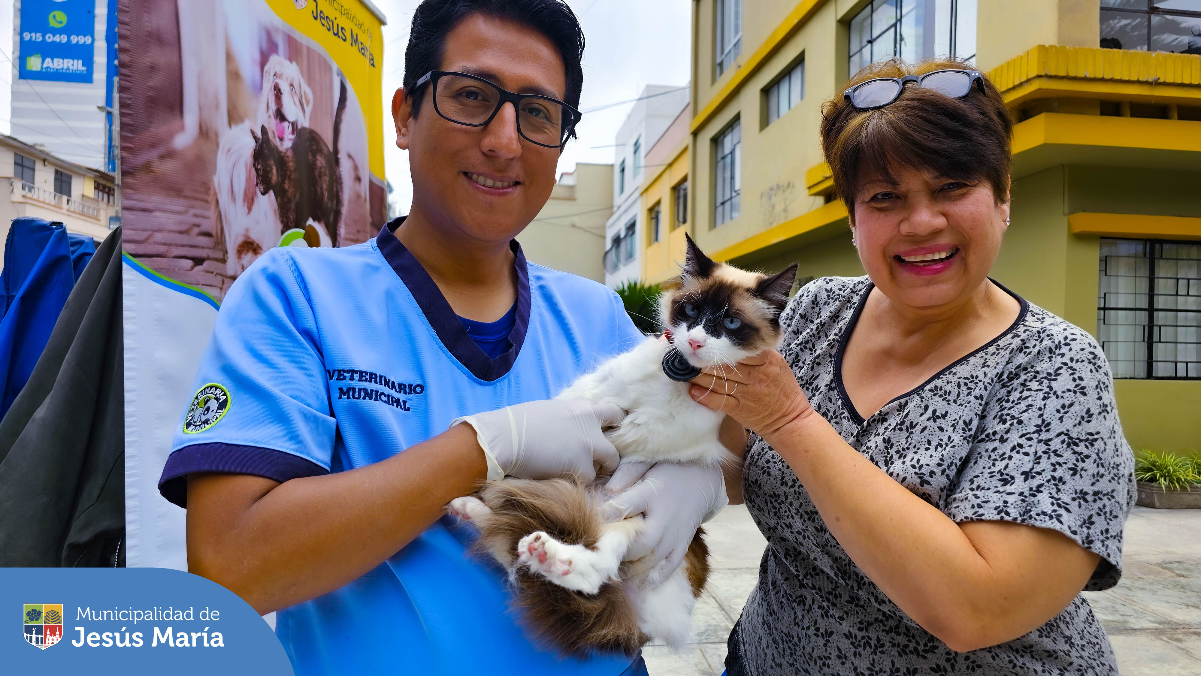 Los asistentes aprendieron a registrar a sus engreídos en la sección Muni Pet 🐾 de nuestra app 📲 #JesúsMaríaSomosTodos 🐶 dónde también podrán reportar en tiempo real mascotas perdidas y mucho más.
¡Descárgala ya!
▶️ App Store http://bit.ly/416QVIP
▶️ Play Store http://bit.ly/3mfWsxF