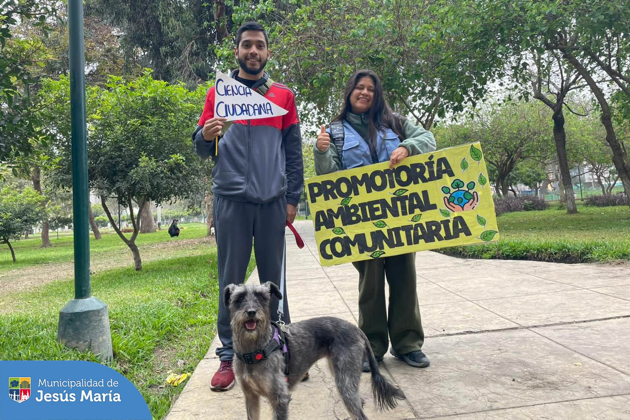 🔭🦉 ¡Conociendo la fauna urbana de Jesús María! 🦜 Nuestros vecinos participaron de una mañana de “Avistamiento de Aves”. Acompañados por guías especializados del Club de Observadores de Aves del Perú, lograron visualizar distintas especies y aprender de manera didáctica sobre ellas.