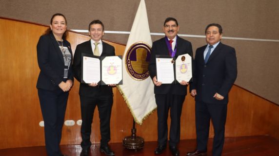 Colegio Médico del Perú reconoce a especialistas del INEN  