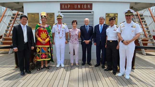 Visita al Buque de la Armada Peruana Unión