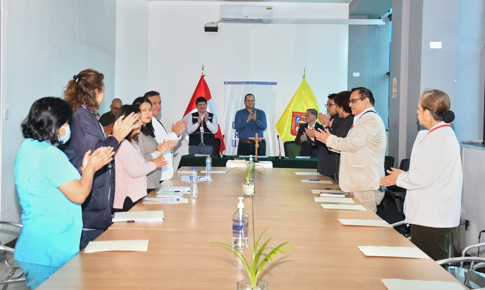 Se tomó juramento a todos los miembros del comité