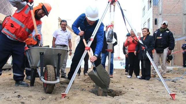 Máxima autoridad del distrito de Chorrillos presente en el inicio de los trabajos 