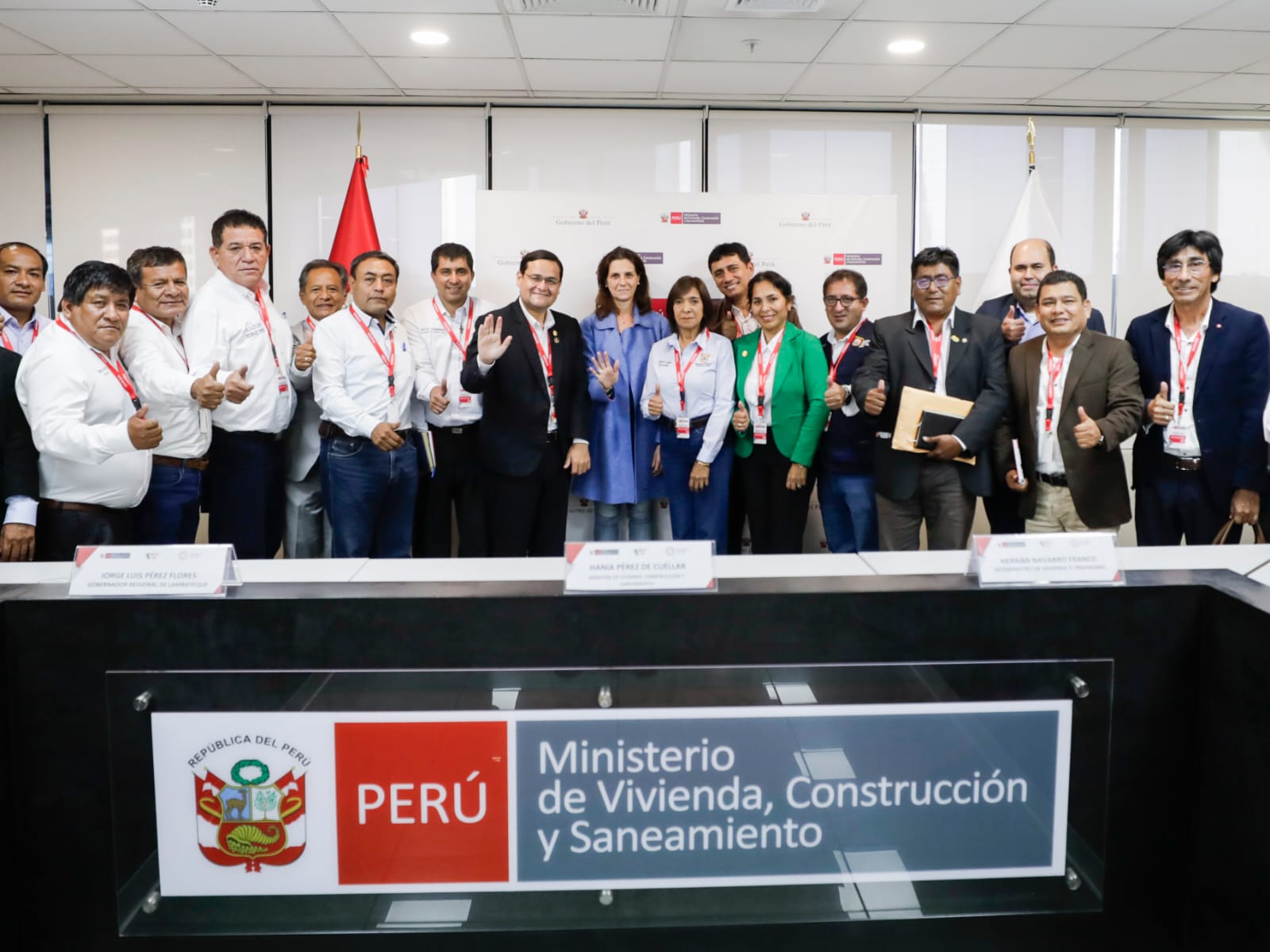 Alcaldesa coordina actividades sobre el fenómeno El Niño, agua y alcantarillado con Ministerio de Vivienda