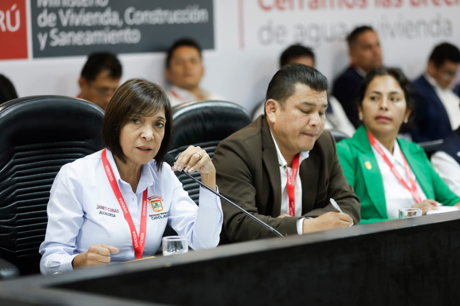 Alcaldesa coordina actividades sobre el fenómeno El Niño, agua y alcantarillado con Ministerio de Vivienda