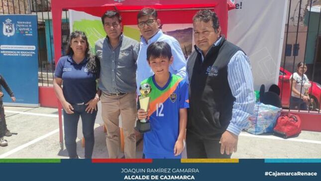 La Municipalidad Provincial de Cajamarca, a través de la subgerencia de educación, recreación y deporte, realizó un nuevo sábado familiar en el sector San José. 
✅Esta actividad reunió a decenas de vecinos y niños que disfrutaron de una mañana diferente pintando, jugando ajedrez y disfrutando de diversas actividades recreativas. Agradecemos el apoyo de Layconsa por brindar todo el material a nuestros niños que vivieron una jornada de pintura y arte, en ese mismo sentido, agradecemos a la OMAPED por hacerse presente en estas actividades que es en beneficio de la colectividad cajamarquina. 
👉Desde la comuna local seguiremos impulsando el deporte, música, danzas, cultura y reuniendo la participación familiar en diferentes puntos de nuestra ciudad. 
¡Ven y súmate a todas las actividades que tenemos! 🤝