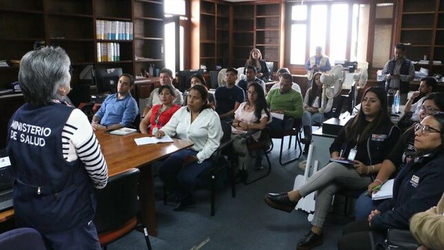 Comunicadores de Minsa y municipalidades firman acta de compromiso para fortalecer estrategias contra la anemia