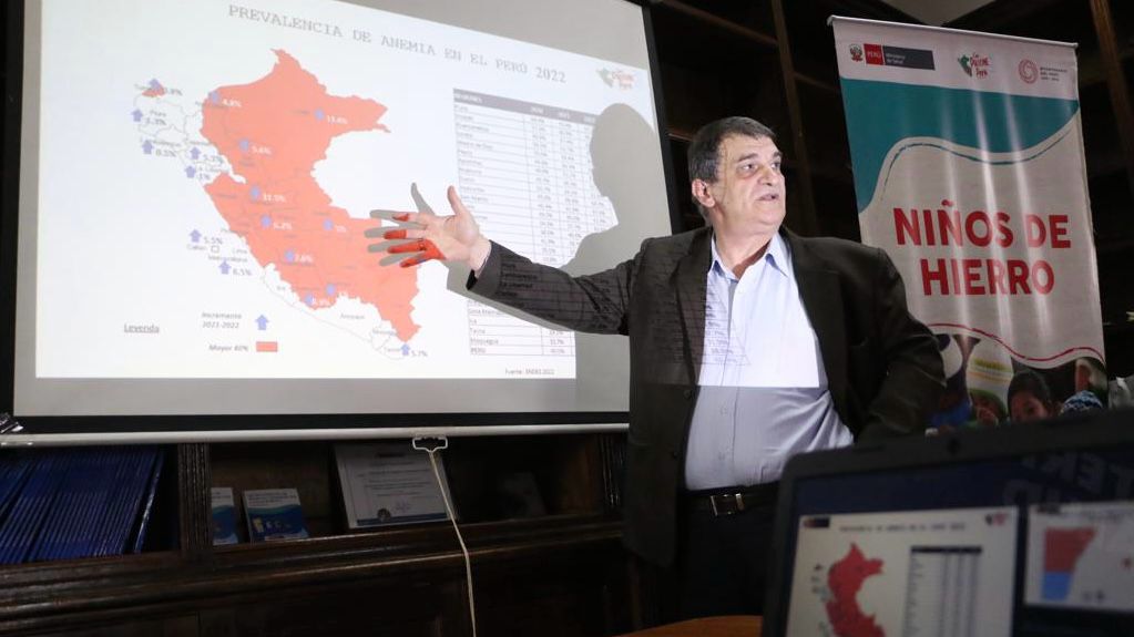 Comunicadores de Minsa y municipalidades firman acta de compromiso para fortalecer estrategias contra la anemia