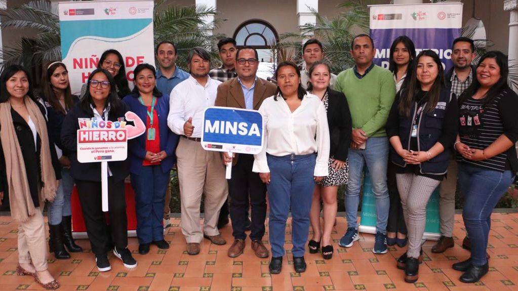 Comunicadores de Minsa y municipalidades firman acta de compromiso para fortalecer estrategias contra la anemia