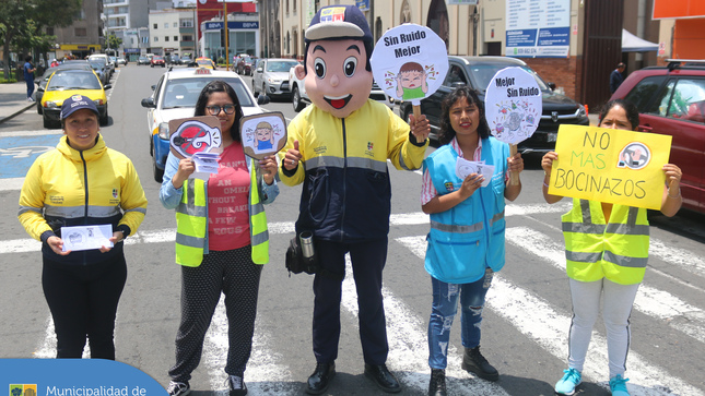 Continuamos realizando la campaña 🔇 ¡Sin Ruido Mejor! 🔇 en diferentes puntos vulnerables de nuestro distrito, con el objetivo de concientizar a los conductores acerca del uso indebido de las bocinas y con esto reducir la contaminación sonora, proteger tu salud y promover el desarrollo sostenible de nuestro distrito.