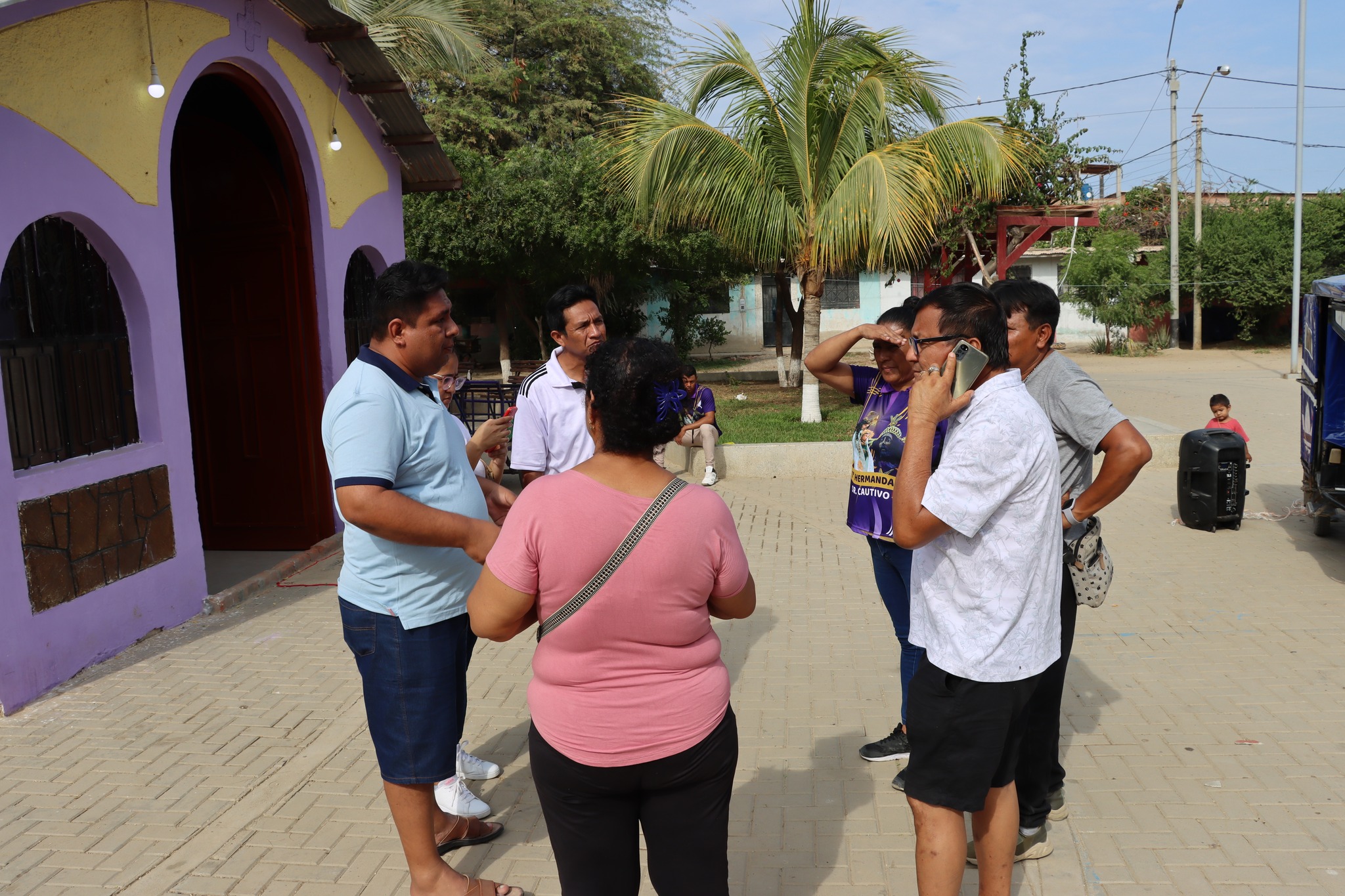 #MDMINFORMA | AUTORIDADES DESPIDEN🤝 A FIELES DEVOTOS DEL CRISTO 🙏MORENO💜🤍💜