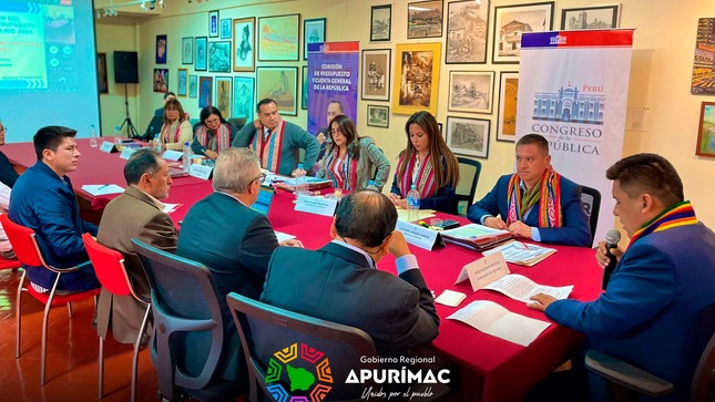 Gobernador Regional Percy Godoy sustentó el incremento de presupuesto para el año 2024 ante comisión del congreso de la república.
