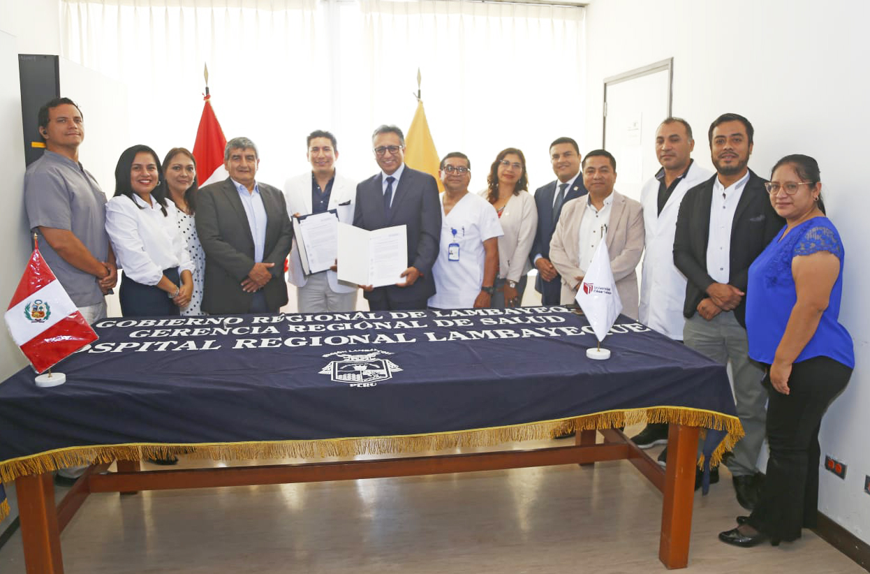 Hospital Regional Lambayeque firma Convenio con Universidad César Vallejo para el desarrollo de Investigación