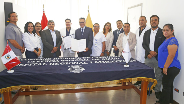 Hospital Regional Lambayeque firma Convenio con Universidad César Vallejo para el desarrollo de Investigación