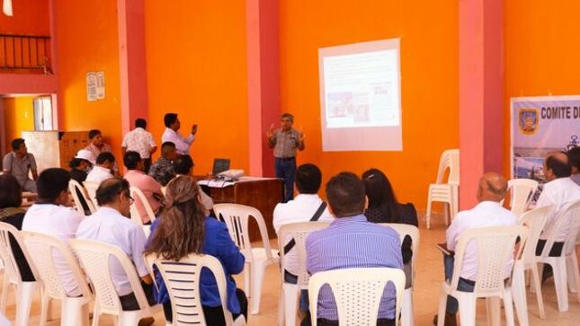 El Gobierno Regional de Lambayeque, a través de la Gerencia Regional de Desarrollo Productivo, participó del Foro en Defensa de la Pesca y el Mar de Grau denominado: IMPACTOS DE LA ACTIVIDAD DE HIDROCARBUROS Y CONFLECTIVIDAD SOCIAL EN EL LITORAL DEL NORTE PERUANO, organizado por las Asociaciones de Pescadores Artesanales y Acuicultores del Distrito de San José y Asociaciones de Armadores Pesqueros de la ley 26920 de los Distritos de San José y Santa Rosa, en el evento representantes de algunas asociaciones de pescadores manifestaron los impactos que tendría la actividad de extracción de hidrocarburos sobre la pesca.