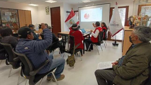 En lo que va del año 2023, la Contraloría General ha realizado 1474 servicios de control, evidenciándose que 44 funcionarios y servidores de seis entidades públicas de la región Huancavelica habrían incurrido en presuntas responsabilidades de tipo penal (11), civil (31), administrativo de entidad (27) y administrativo PAS (02) sujeto a la potestad sancionadora de la Contraloría.
