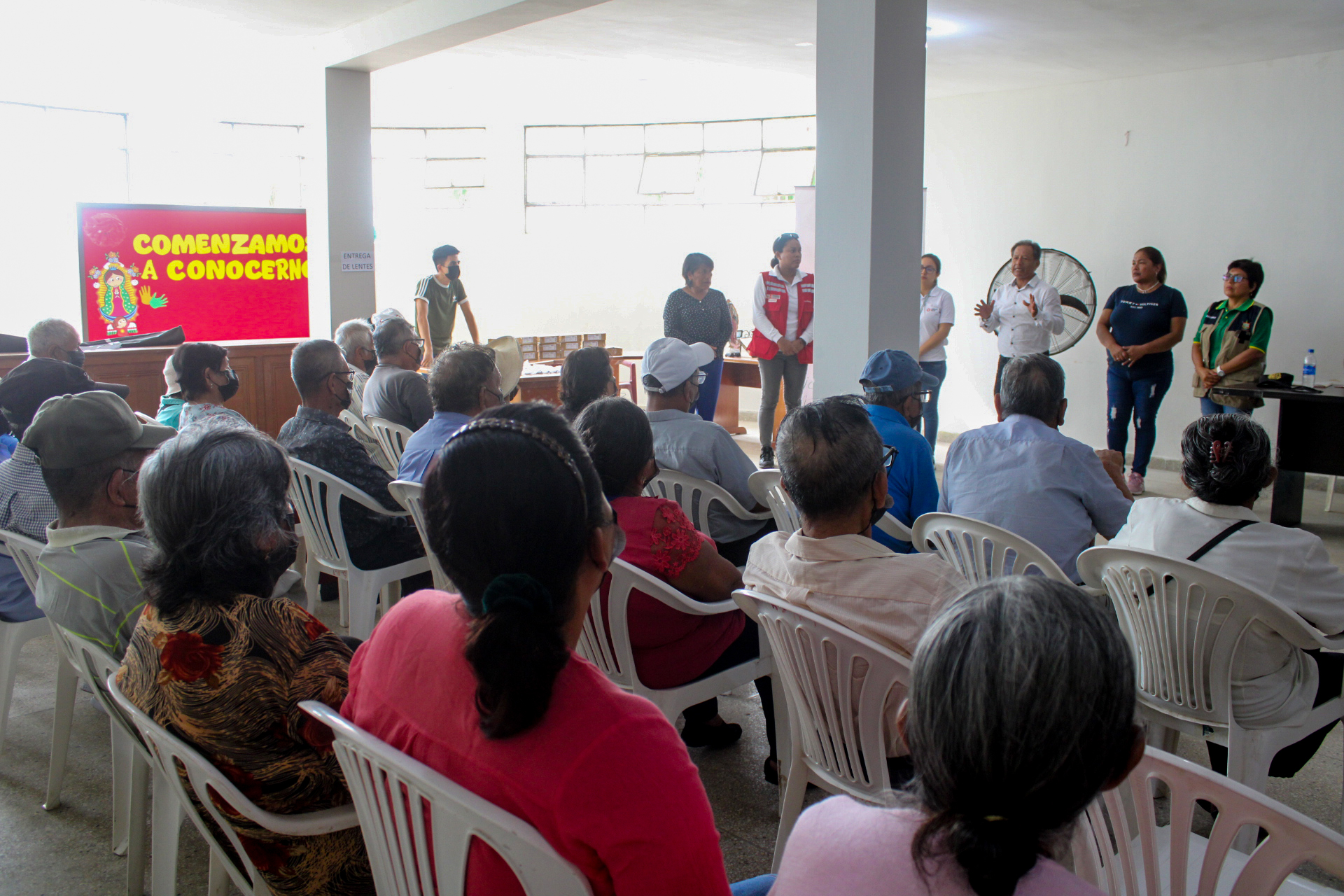 Los beneficiarios deben presentar su documento nacional de identidad (DNI) para acceder al cobro.