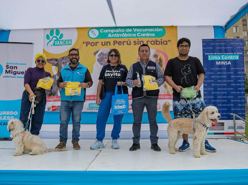 Foto 2 de Van Can: Lanzamiento de campaña de vacunación antirrábica canina se desarrolló en San Miguel 