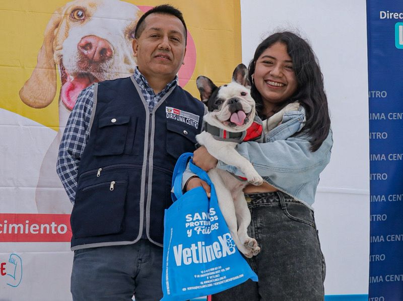 Foto 3 de Van Can: Lanzamiento de campaña de vacunación antirrábica canina se desarrolló en San Miguel 