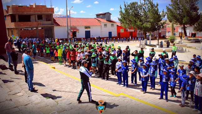 Con la participación del Sr. alcalde, Ing. Jaime Muñoz Tintaya, regidores, Policía Nacional, Centro de Salud de Santa Rosa y estudiantes de las diferentes instituciones educativas de nivel primaria y secundaria, se desarrolló el trote motivacional por el “Dia Mundial de la Salud Mental”, La Municipalidad distrital de Santa Rosa, la actividad fue organizada a través de la División de DEMUNA de la Municipalidad distrital de Santa Rosa Melgar Puno.
El trote motivacional concluyó con una charla sobre:  La importancia de Salud Mental, la actividad se desarrolló con el objetivo de sensibilizar y crear conciencia en la comunidad educativa, a través de actividades preventivas promocionales.