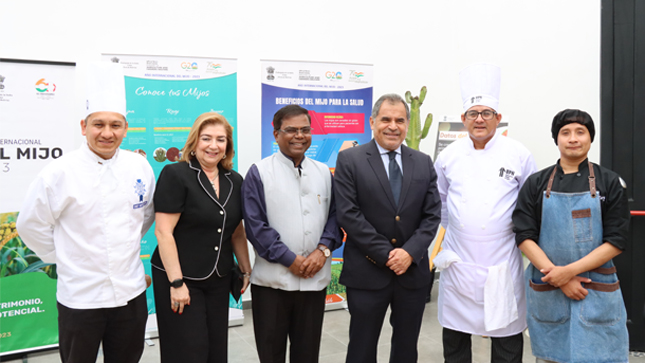 En CENFOTUR se realizó clase magistral de cocina con Mijos organizada por la embajada de la India en Perú