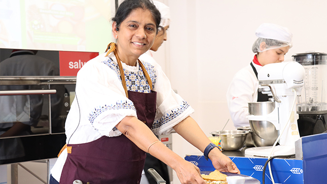 En CENFOTUR se realizó clase magistral de cocina con Mijos organizada por la embajada de la India en Perú