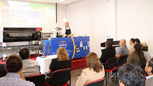 En CENFOTUR se realizó clase magistral de cocina con Mijos organizada por la embajada de la India en Perú