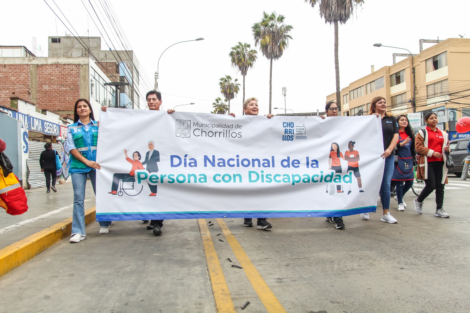 Pasacalle empezó en la avenida Defensores del Morro y se extendió hasta el Malecón Grau