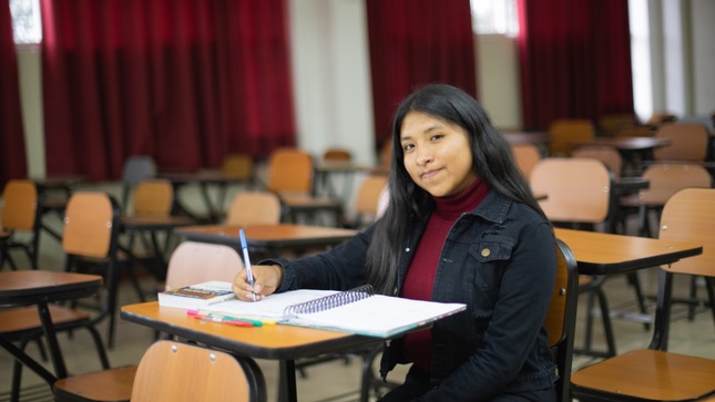 Paola Argumedo Contreras ganó la Beca Hijos de Docentes, convocatoria 2023, del Pronabec