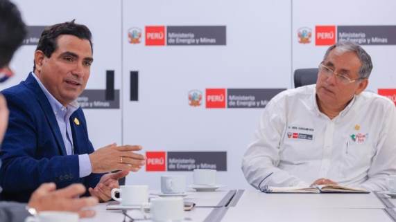 Gobernador gestiona ante el MINEM transferencia de concesiones para construir planta de fertilizantes