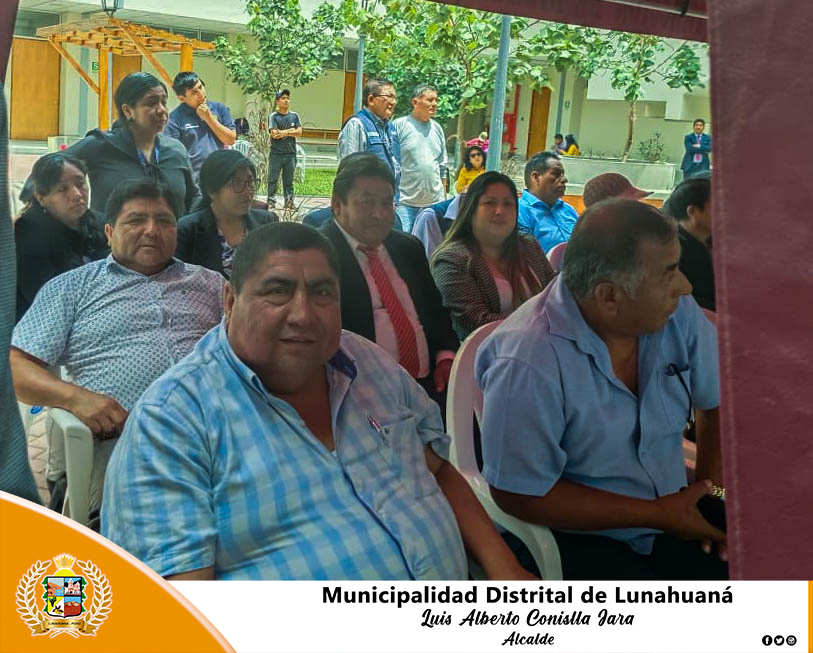 Nuestra autoridad local Sr. Luis Alberto Conislla Jara, participo en la inauguración “Mejoramiento de los servicios de educación superior de la sede académica de la Universidad Nacional de Cañete con código de inversión N°2444577”
Donde nuestro burgomaestre, dio los mejores parabienes para las autoridades universitarias.