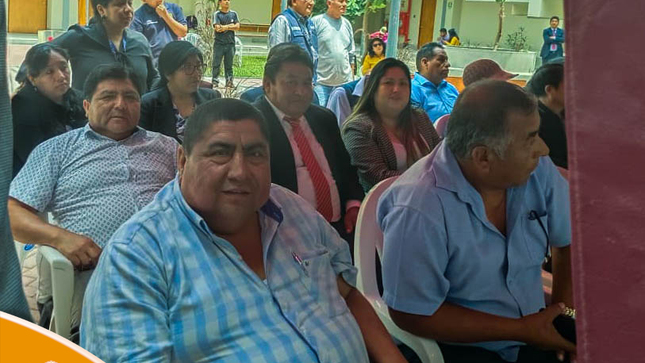 Nuestra autoridad local Sr. Luis Alberto Conislla Jara, participo en la inauguración “Mejoramiento de los servicios de educación superior de la sede académica de la Universidad Nacional de Cañete con código de inversión N°2444577” 
Donde nuestro burgomaestre, dio los mejores parabienes para las autoridades universitarias. 
