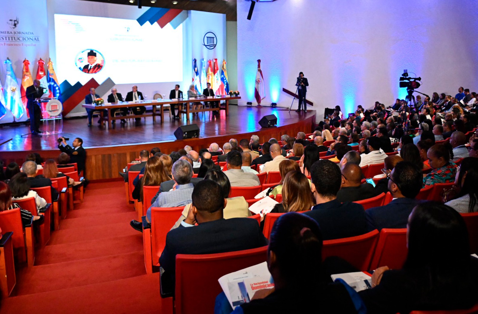 Magistrados del TC de Perú participan en acto inaugural de la Primera Jornada Constitucional que se realiza en República Dominicana.