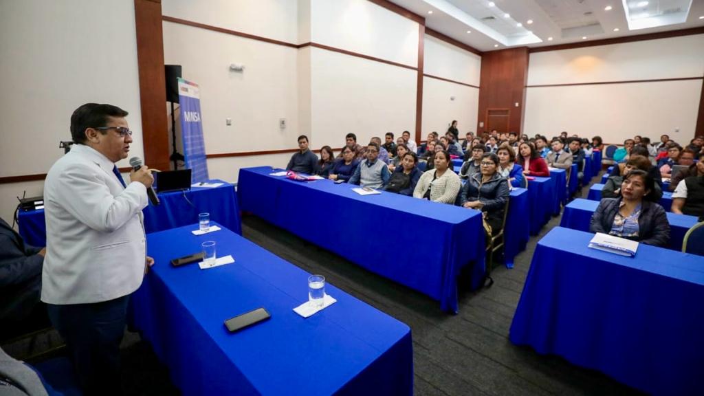 Ministro César Vásquez: “Estamos ampliando la vacunación contra el virus del papiloma humano hasta los 18 años”