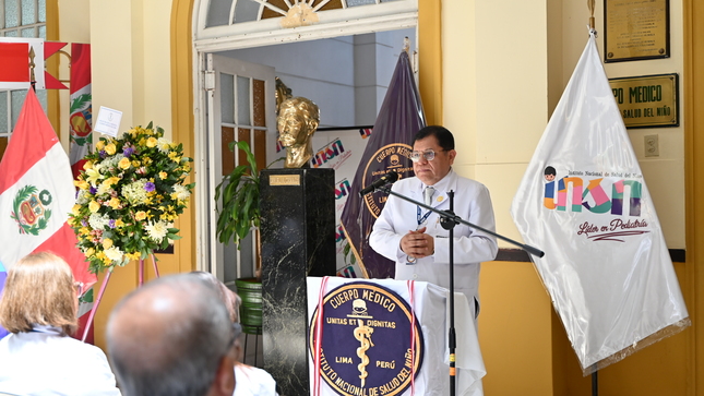 INSN rindió homenaje a médicos en su día y reconoció su destacada labor