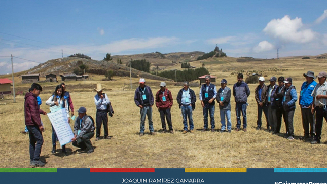 La subgerencia de Saneamiento Básico de la Municipalidad Provincial de Cajamarca , que tiene bajo su dirección la Ing. Deisy Carrasco Vela participó del inicio de las actividades de construcción del vivero MRSE de la empresa SEDACAJ, el cual aprovisionará de plantas nativas y frutícolas de alta calidad en la cuenca de aporte del Río Ronquillo, beneficiando principalmente a la comunidad de Sexemayo del distrito de Cajamarca. 
👉Es importante mitigar el impacto de la deforestación a través de estas acciones, y sobre todo generar desarrollo económico para las comunidades campesinas y los agricultores de esta cuenca contribuyendo activamente todos los actores sociales, permitiendo así el buen manejo de los recursos hídricos que  garanticen la disponibilidad de agua y a su vez, representen una oportunidad de mejora de calidad de vida para los Cajamarquinos.
#CajamarcaRenace