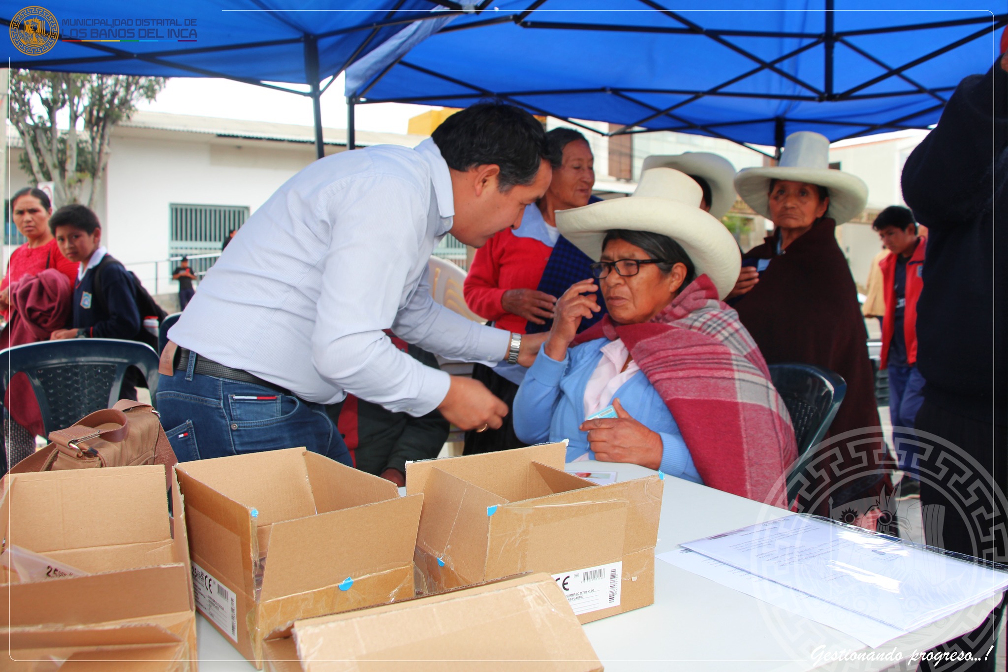Municipalidad de Los Baños del Inca y Fundación Águila Cóndor entregaron lentes de medida a población vulnerable