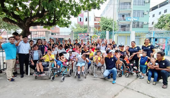 Niños y niñas de Institución Educativa Especial "Stella Maris" visitaron Dirección Regional de Educación de Madre de Dios