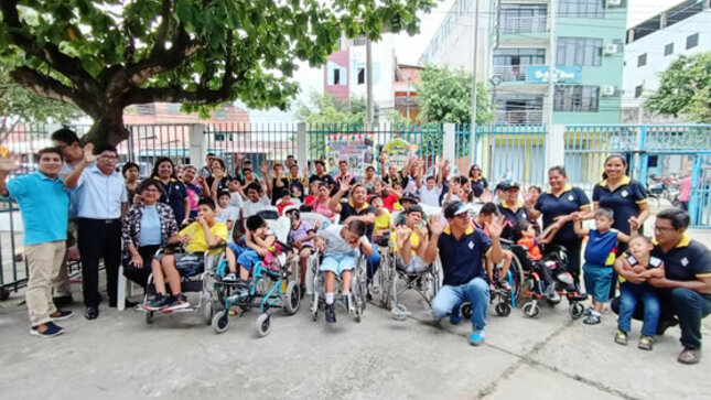 Niños y niñas de Institución Educativa Especial "Stella Maris" visitaron Dirección Regional de Educación de Madre de Dios