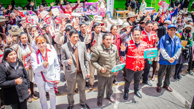 Primera Feria Educativa de orientación vocacional “Tu Futuro Juntos” en Macusani