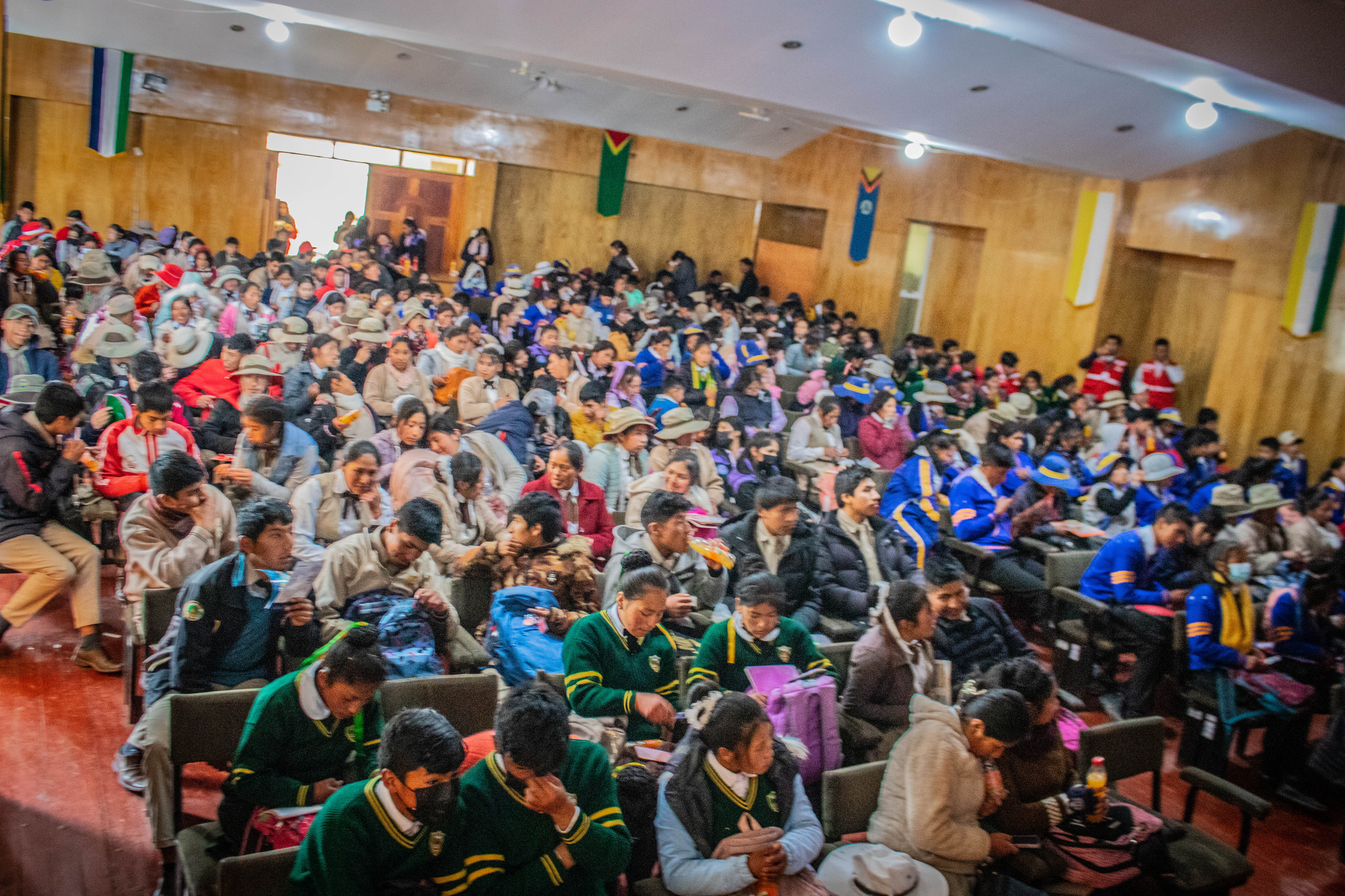 Primera Feria Educativa de orientación vocacional “Tu Futuro Juntos” en Macusani