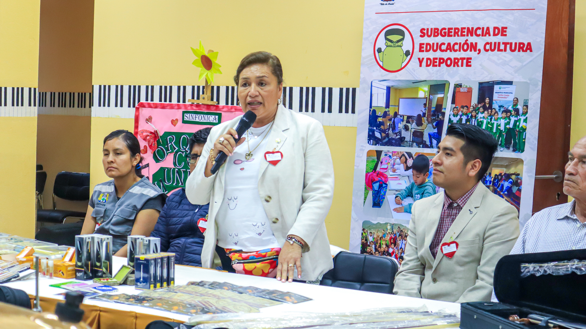 La entrega de estos instrumentos es un paso significativo hacia el fortalecimiento y la expansión del prestigioso taller musical.