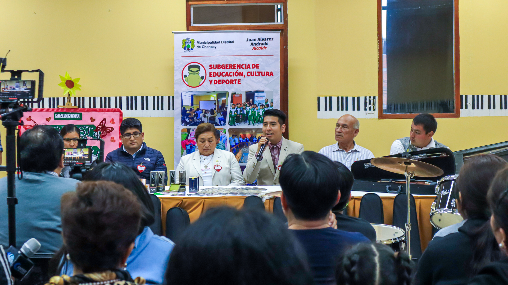 La entrega de estos instrumentos es un paso significativo hacia el fortalecimiento y la expansión del prestigioso taller musical.